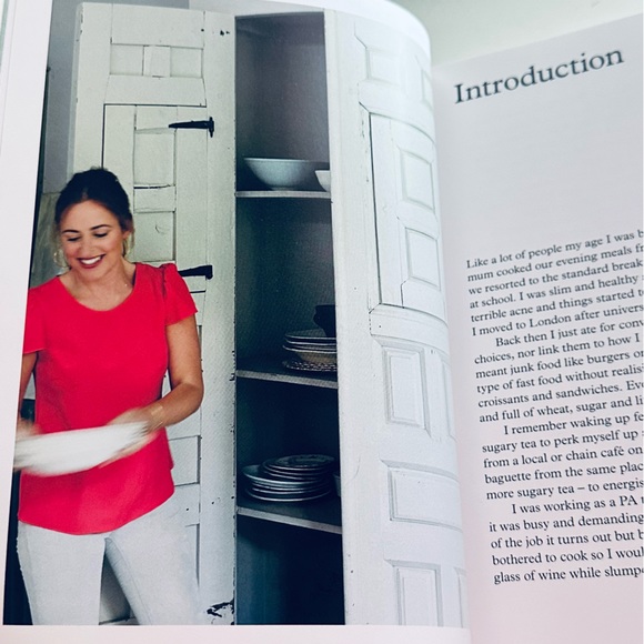 NEW Amelia Freer Eat Nourish Glow Paperback Cookbook Recipe Book - Picture 4 of 12